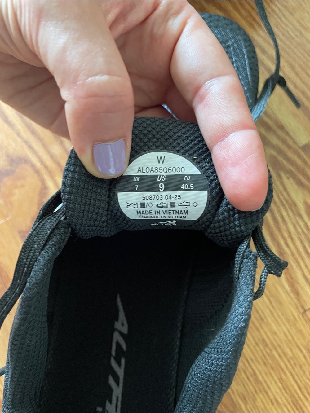 Altra Black Mesh Running Shoe - Picture 3 of 10